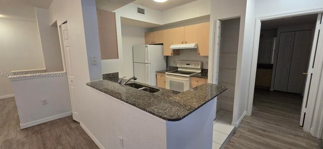 2589 Centergate Dr 202, Miramar, FL 33025