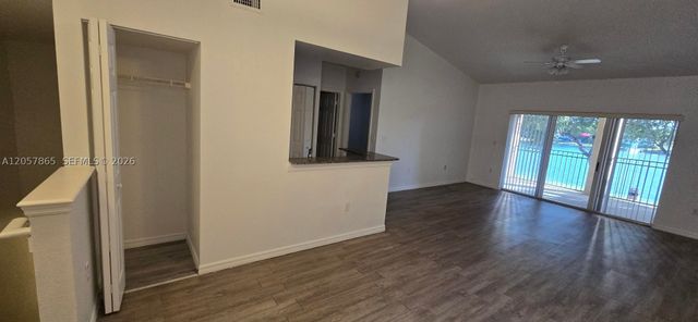 2589 Centergate Dr 202, Miramar, FL 33025