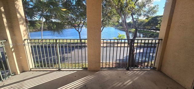 2589 Centergate Dr 202, Miramar, FL 33025