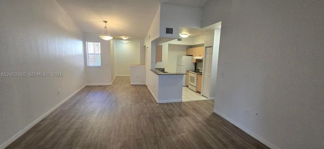 2589 Centergate Dr 202, Miramar, FL 33025