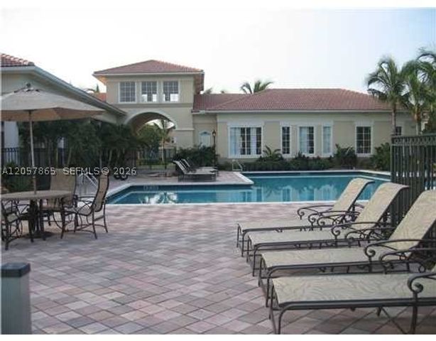 2589 Centergate Dr 202, Miramar, FL 33025