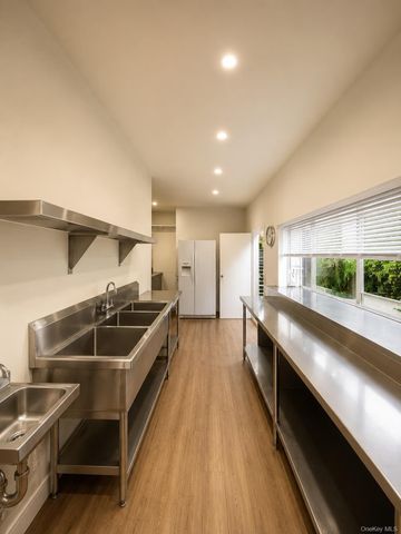 144-56 Roosevelt Avenue 1C, Flushing, NY 11354