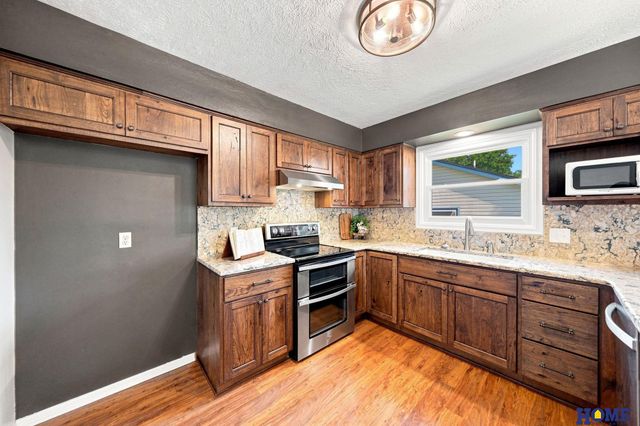 3310 Fox Hollow Road, Lincoln, NE 68506