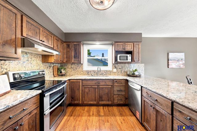 3310 Fox Hollow Road, Lincoln, NE 68506