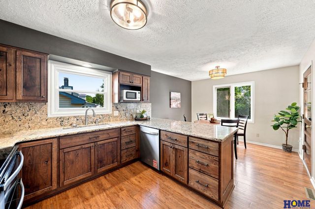 3310 Fox Hollow Road, Lincoln, NE 68506