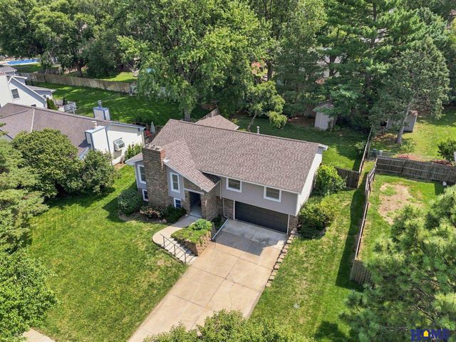 3310 Fox Hollow Road, Lincoln, NE 68506