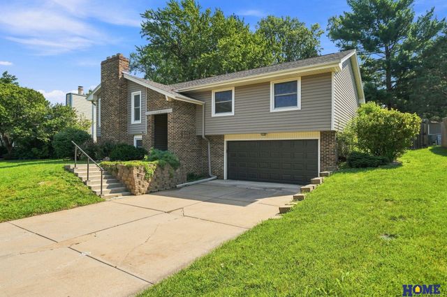 3310 Fox Hollow Road, Lincoln, NE 68506