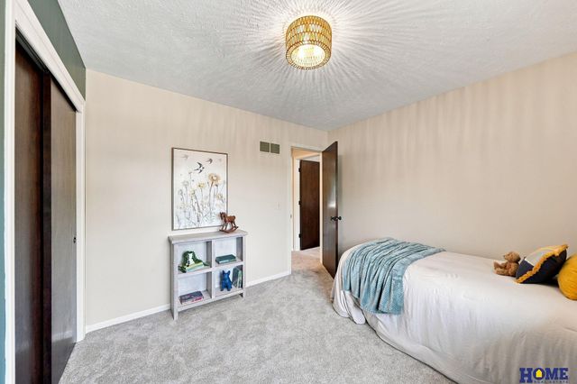 3310 Fox Hollow Road, Lincoln, NE 68506