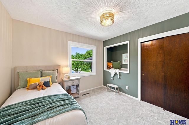 3310 Fox Hollow Road, Lincoln, NE 68506