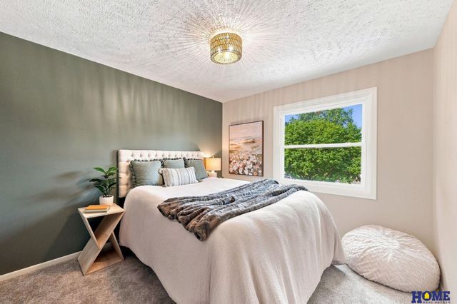 3310 Fox Hollow Road, Lincoln, NE 68506
