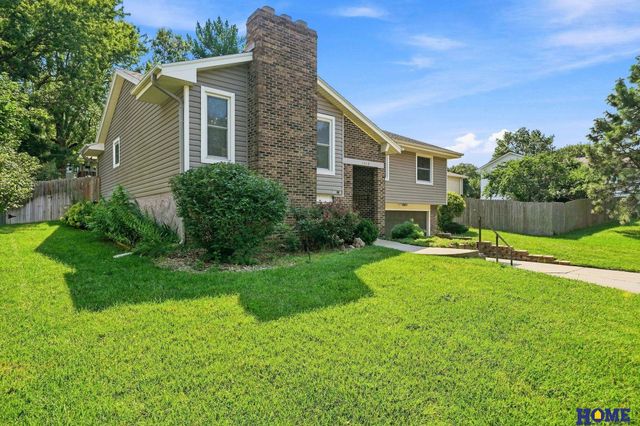 3310 Fox Hollow Road, Lincoln, NE 68506