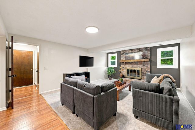3310 Fox Hollow Road, Lincoln, NE 68506