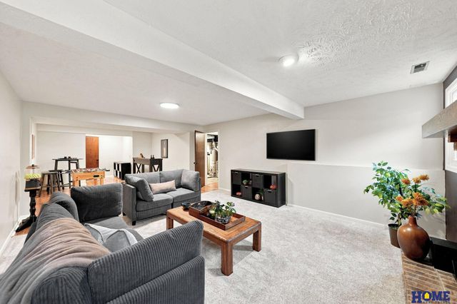 3310 Fox Hollow Road, Lincoln, NE 68506