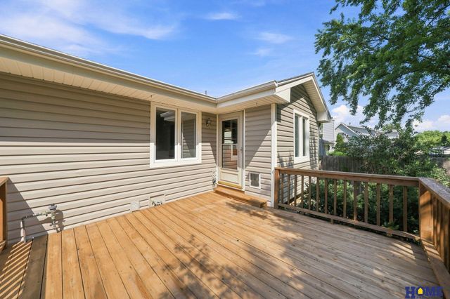 3310 Fox Hollow Road, Lincoln, NE 68506