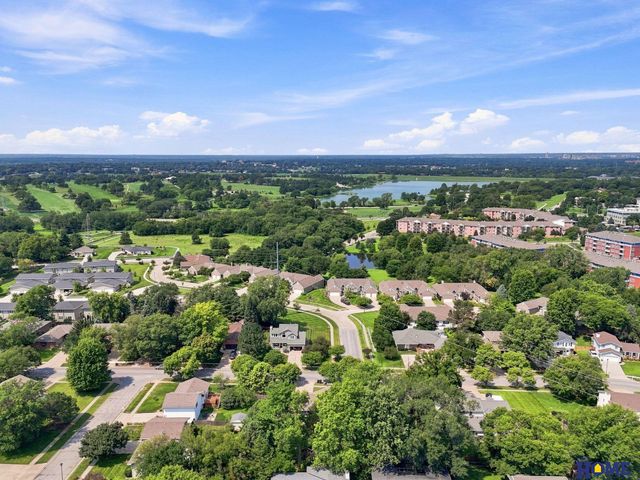 3310 Fox Hollow Road, Lincoln, NE 68506