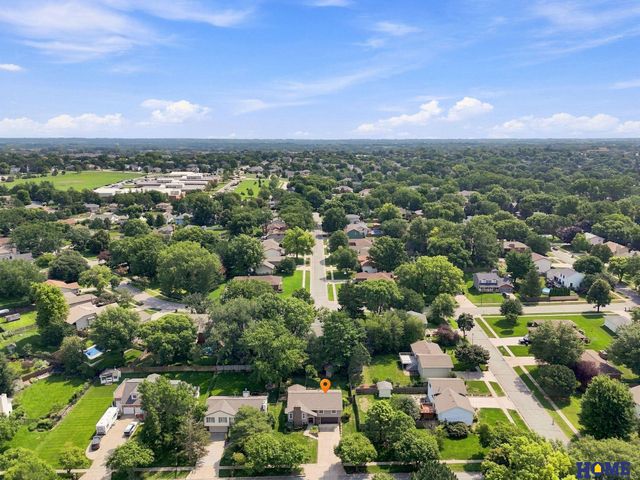 3310 Fox Hollow Road, Lincoln, NE 68506