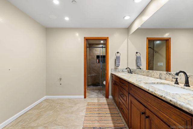 2556 Navarra Dr A, Carlsbad, CA 92009