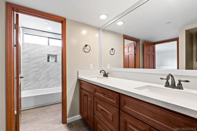 2556 Navarra Dr A, Carlsbad, CA 92009