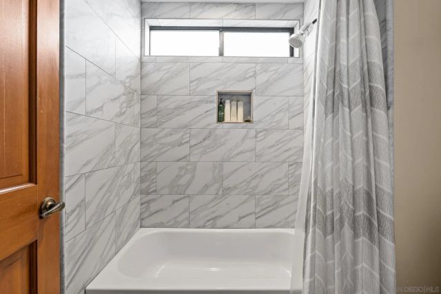 2556 Navarra Dr A, Carlsbad, CA 92009