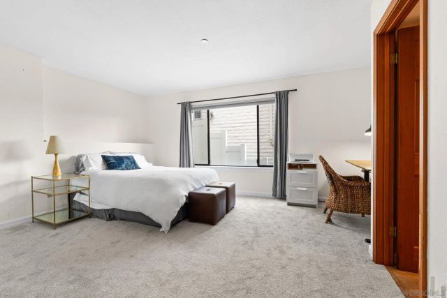 2556 Navarra Dr A, Carlsbad, CA 92009