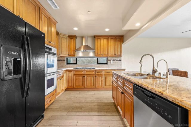 2556 Navarra Dr A, Carlsbad, CA 92009