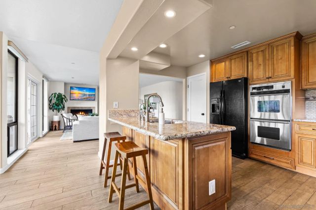 2556 Navarra Dr A, Carlsbad, CA 92009