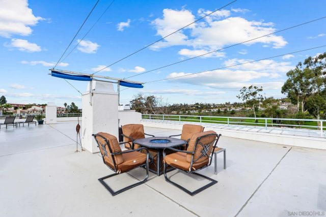 2556 Navarra Dr A, Carlsbad, CA 92009