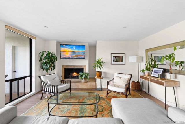 2556 Navarra Dr A, Carlsbad, CA 92009