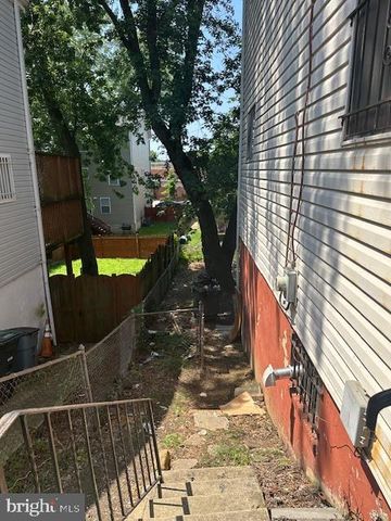 5303 JAY ST NE, Washington, DC 20019