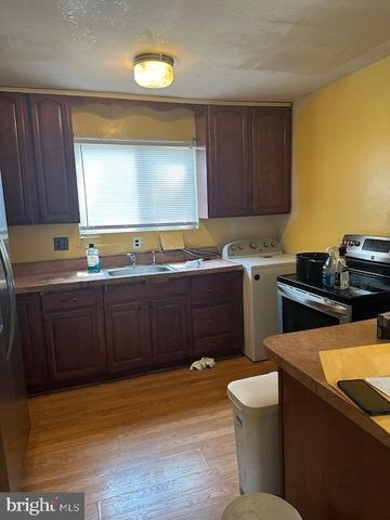 5303 JAY ST NE, Washington, DC 20019