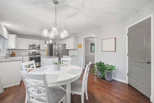 1918 Grovepointe Drive, Florence, KY 41042