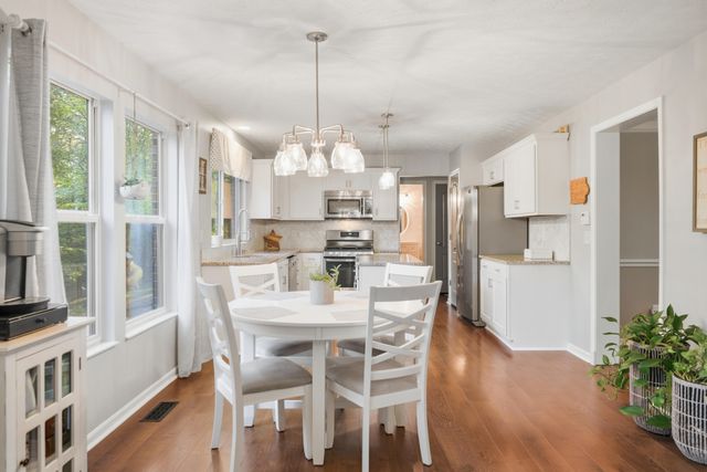 1918 Grovepointe Drive, Florence, KY 41042