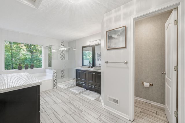 1918 Grovepointe Drive, Florence, KY 41042