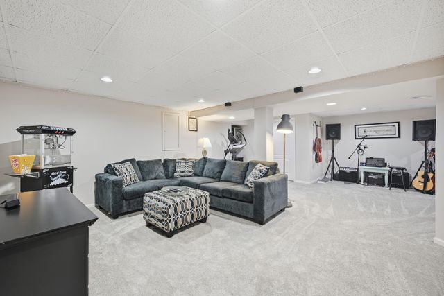 1918 Grovepointe Drive, Florence, KY 41042