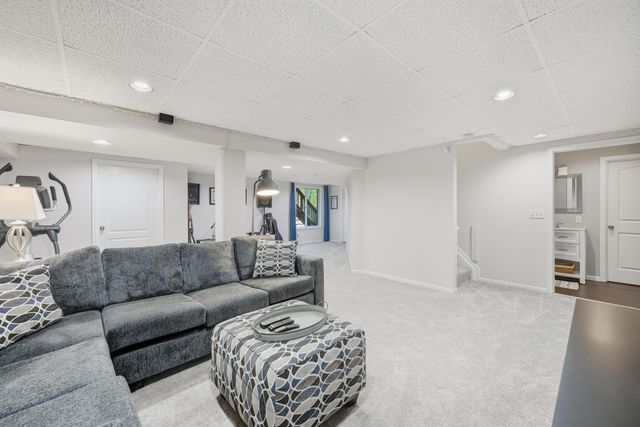 1918 Grovepointe Drive, Florence, KY 41042