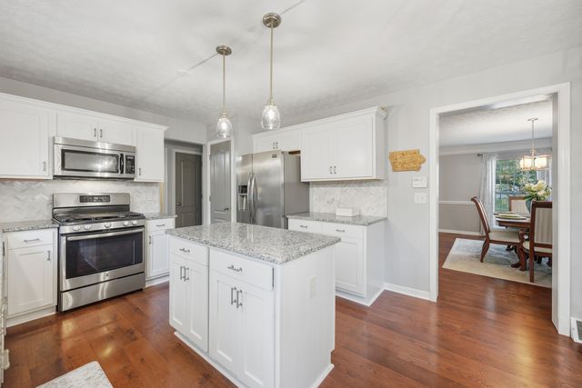 1918 Grovepointe Drive, Florence, KY 41042