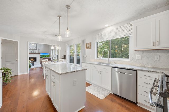 1918 Grovepointe Drive, Florence, KY 41042