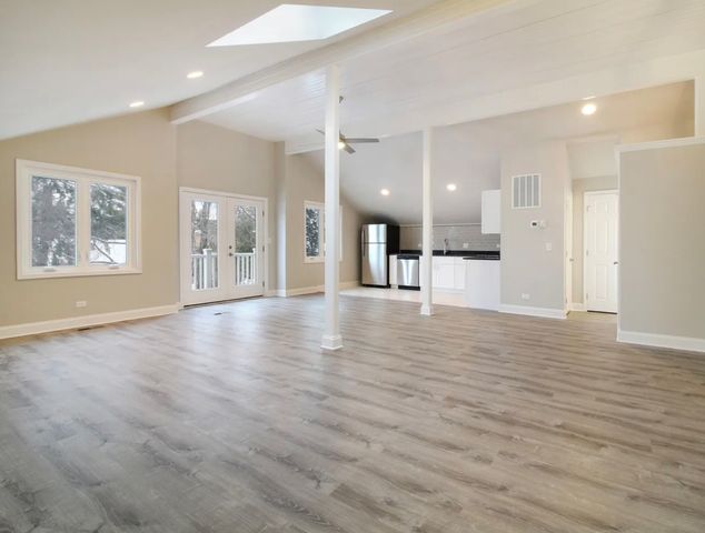 812 N Sleight Street 1, Naperville, IL 60563