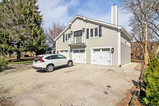812 N Sleight Street 1, Naperville, IL 60563