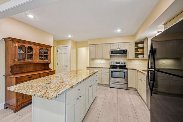 8207 Copperfield Drive, Columbus, OH 43235