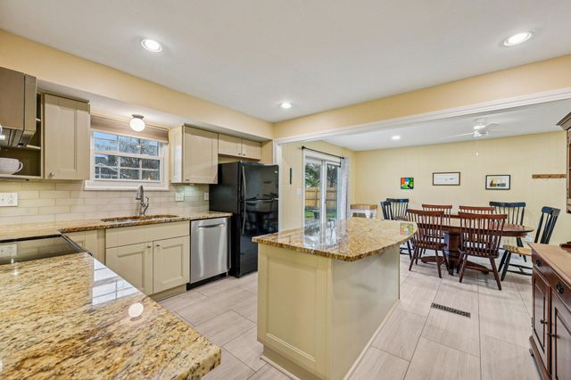 8207 Copperfield Drive, Columbus, OH 43235