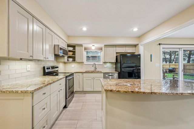 8207 Copperfield Drive, Columbus, OH 43235