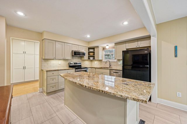 8207 Copperfield Drive, Columbus, OH 43235