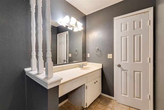 7740 Doris Drive, Oklahoma City, OK 73162