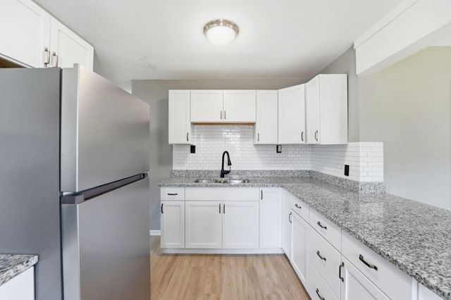 1697 Rose Place, Roseville, MN 55113