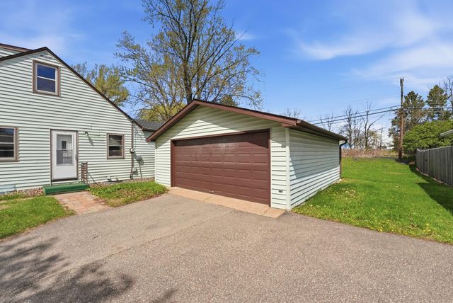 1697 Rose Place, Roseville, MN 55113