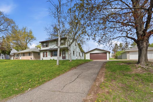 1697 Rose Place, Roseville, MN 55113