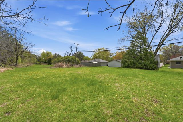 1697 Rose Place, Roseville, MN 55113