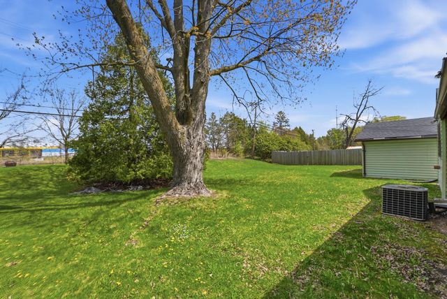 1697 Rose Place, Roseville, MN 55113