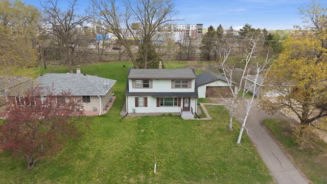 1697 Rose Place, Roseville, MN 55113